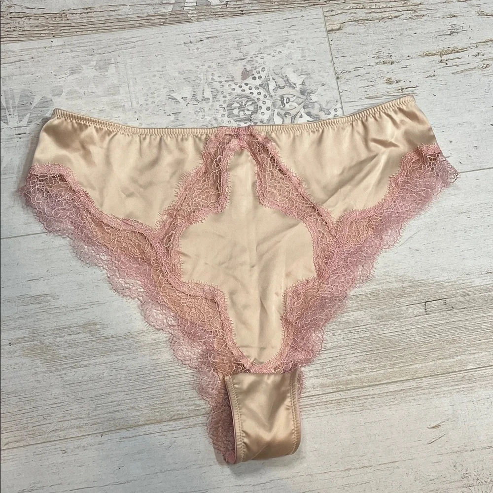 Victorias Secret Dream Angels Cream and Pink Lace Brazilian Panties Large